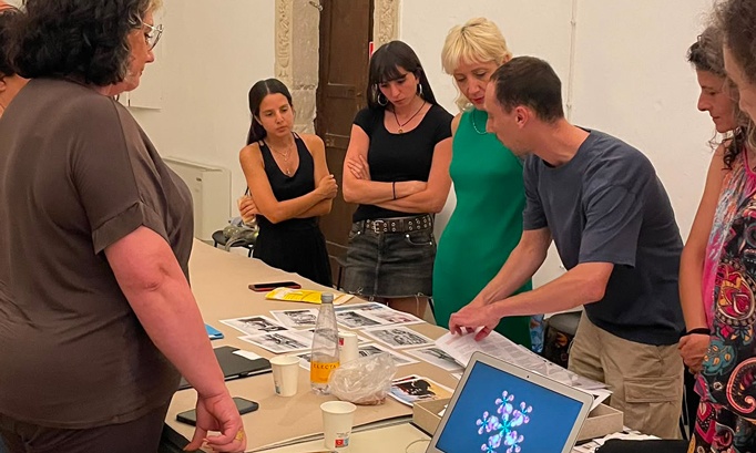 LA MEMORIA INCERTA DEGLI ARCHIVI. RACCONTARE COME FORMA DI RESISTENZA